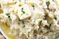 Garlic Parmesan Mashed Potatoes Recipe – Creamy, Savory Side Dish