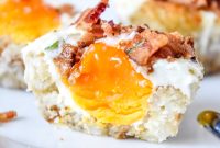 Tater Tot Crust Baked Egg Cups: Crispy Potato Breakfast Cups