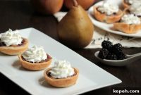 Mini Pear & Blackberry Hand Pies | New Zealand Fruit Recipe