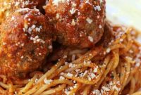 Tender Slow Cooker Meatballs with Savory Tomato Sauce