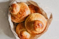 Cloud-Soft Brioche Col Tuppo: Fluffy Neapolitan-Style Buns