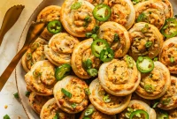 Bacon Jalapeño Popper Pinwheels: Cheesy Baked Appetizers