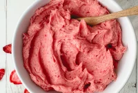 Strawberry Buttercream Frosting Recipe for Cakes and Cupcakes