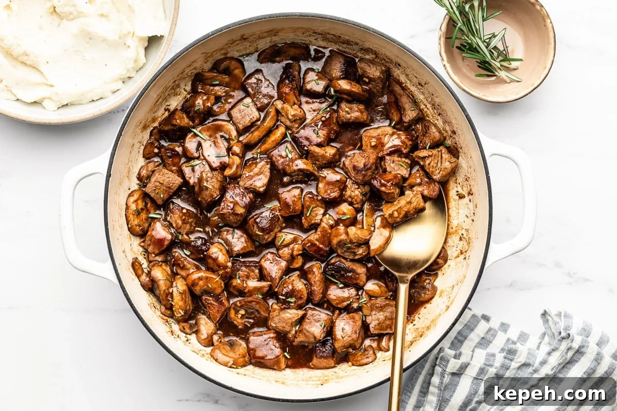 Skillet Steak Bites with Creamy Mushroom Gravy 5 img 10688 4