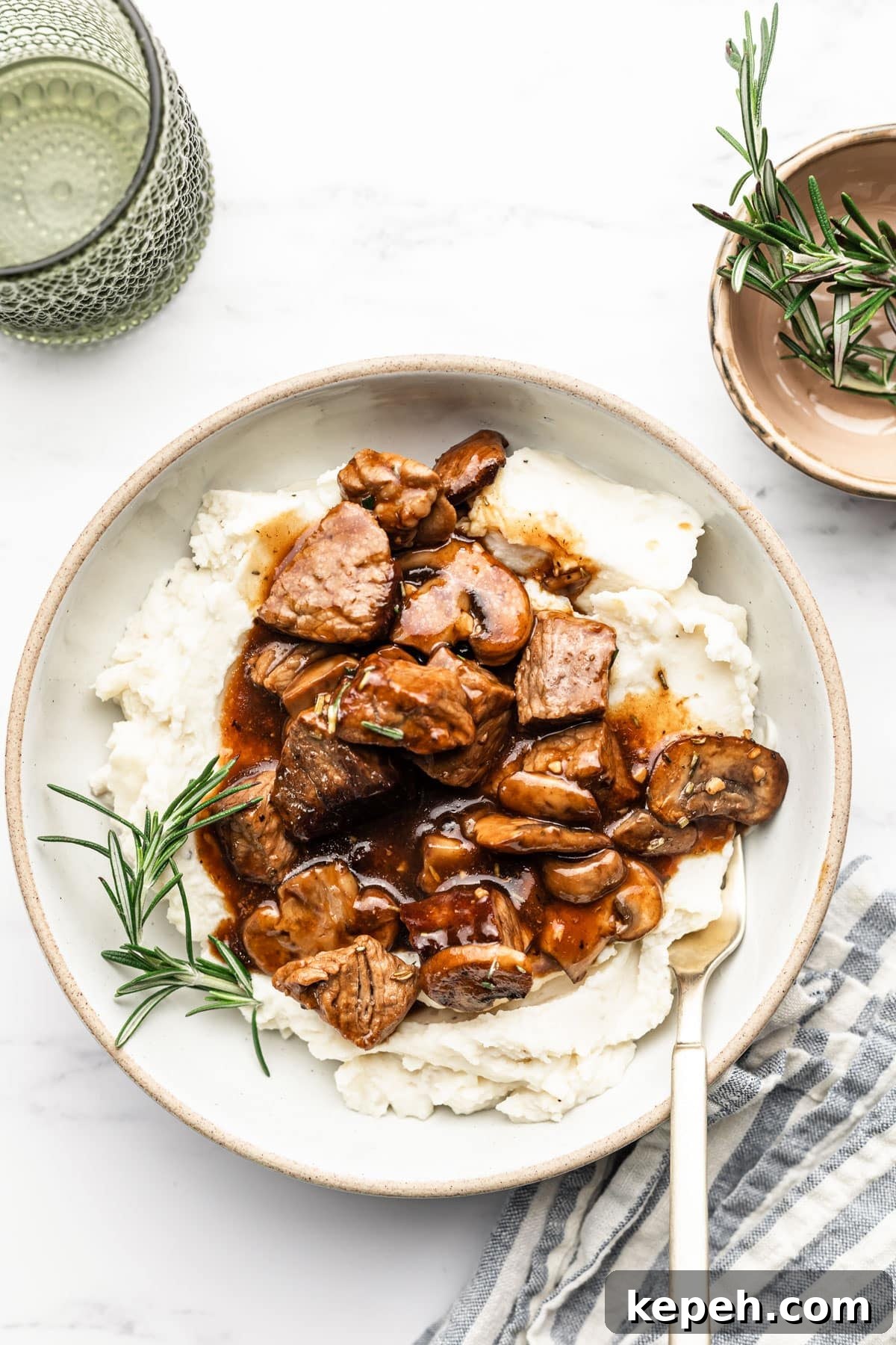 Skillet Steak Bites with Creamy Mushroom Gravy 7 img 10688 6
