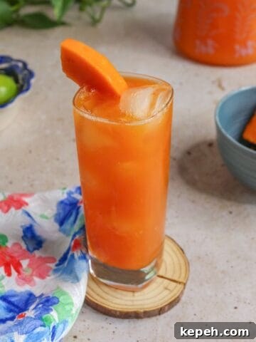 Agua de papaya in a glass