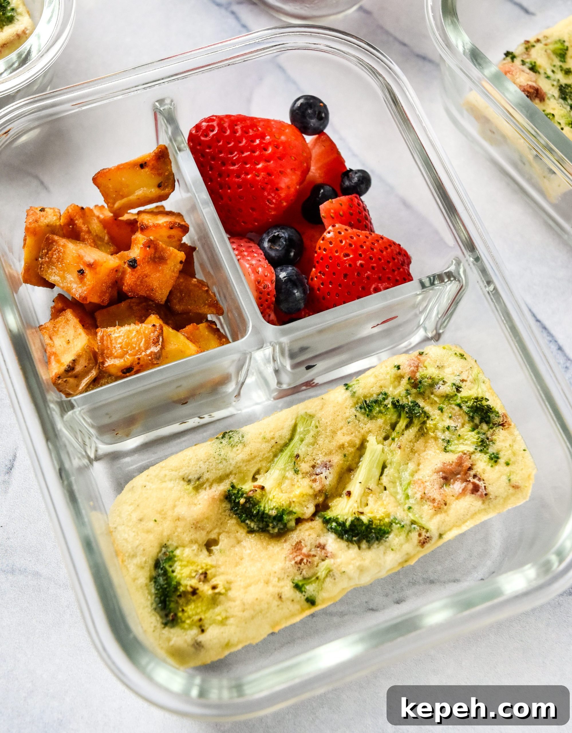 Tater Tot Crust Baked Egg Cups: Crispy Potato Breakfast Cups 13 Broccoli Bacon Mini Frittatas (Whole30 & Paleo)