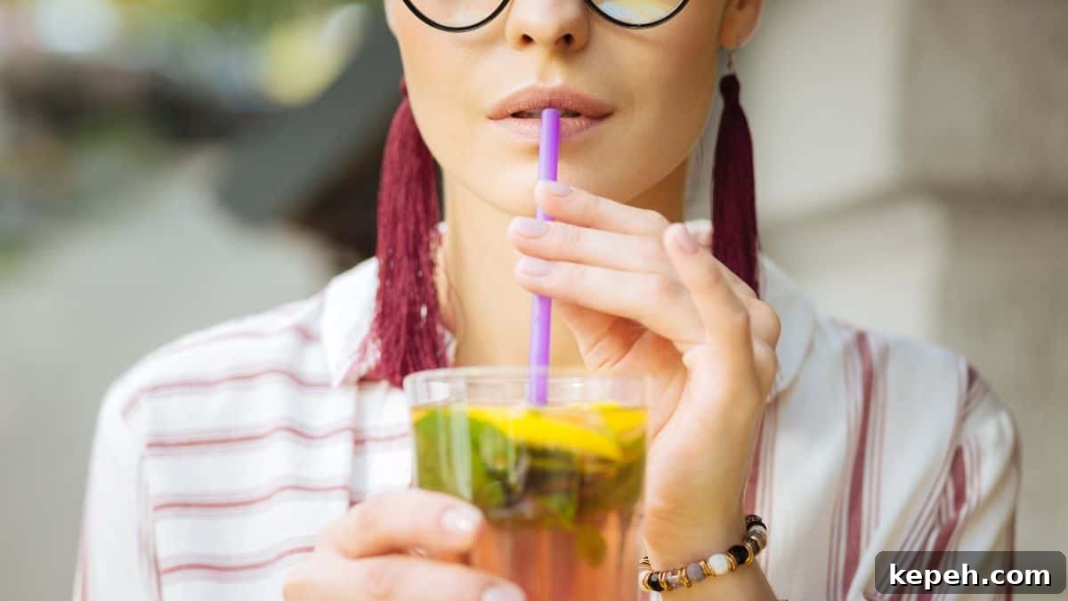 15 Fancy Cocktails That All Taste Surprisingly Similar 2 woman drinking cocktail