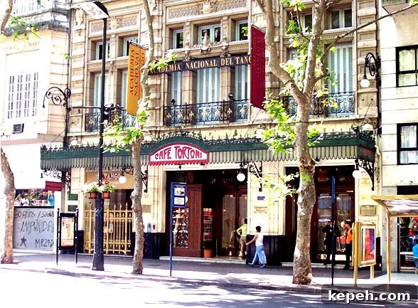 cafe-tortoni-bsas4 Cafe Tortoni exterior