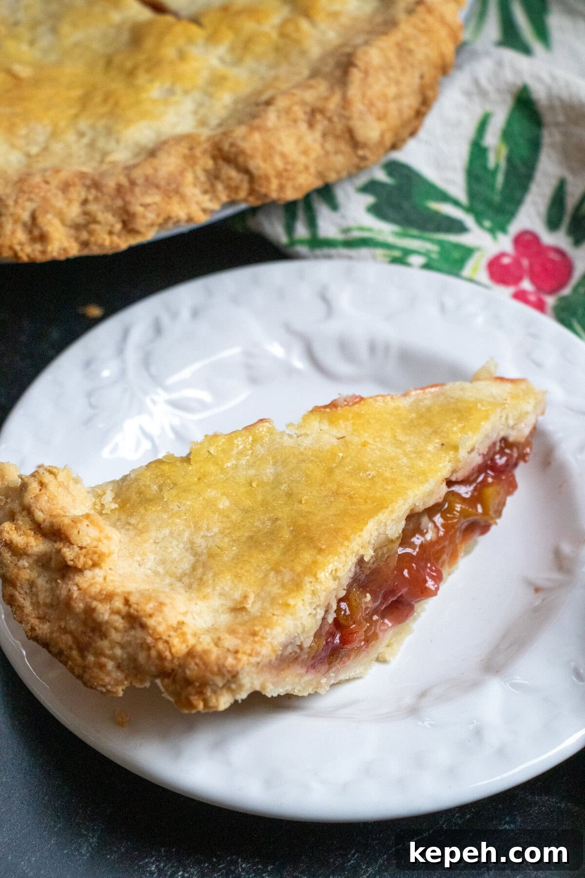 Strawberry Rhubarb Pie Recipe: Sweet-Tart Summer Dessert 15 slice of strawberry rhubarb pie