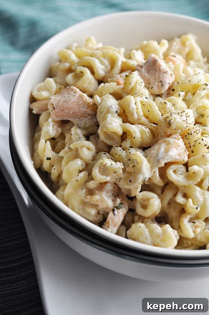 Creamy Salmon and Shrimp Pasta Recipe for Weeknight Dinner 2 Creamy salmon and shrimp with pasta recipe in bowl