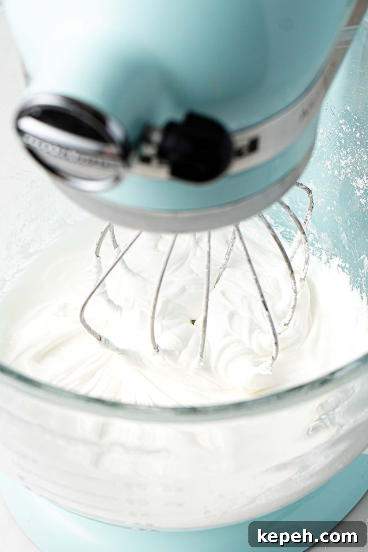 Perfect Royal Icing Recipe for Decorating Cookies and Cakes 2 img 7873 1