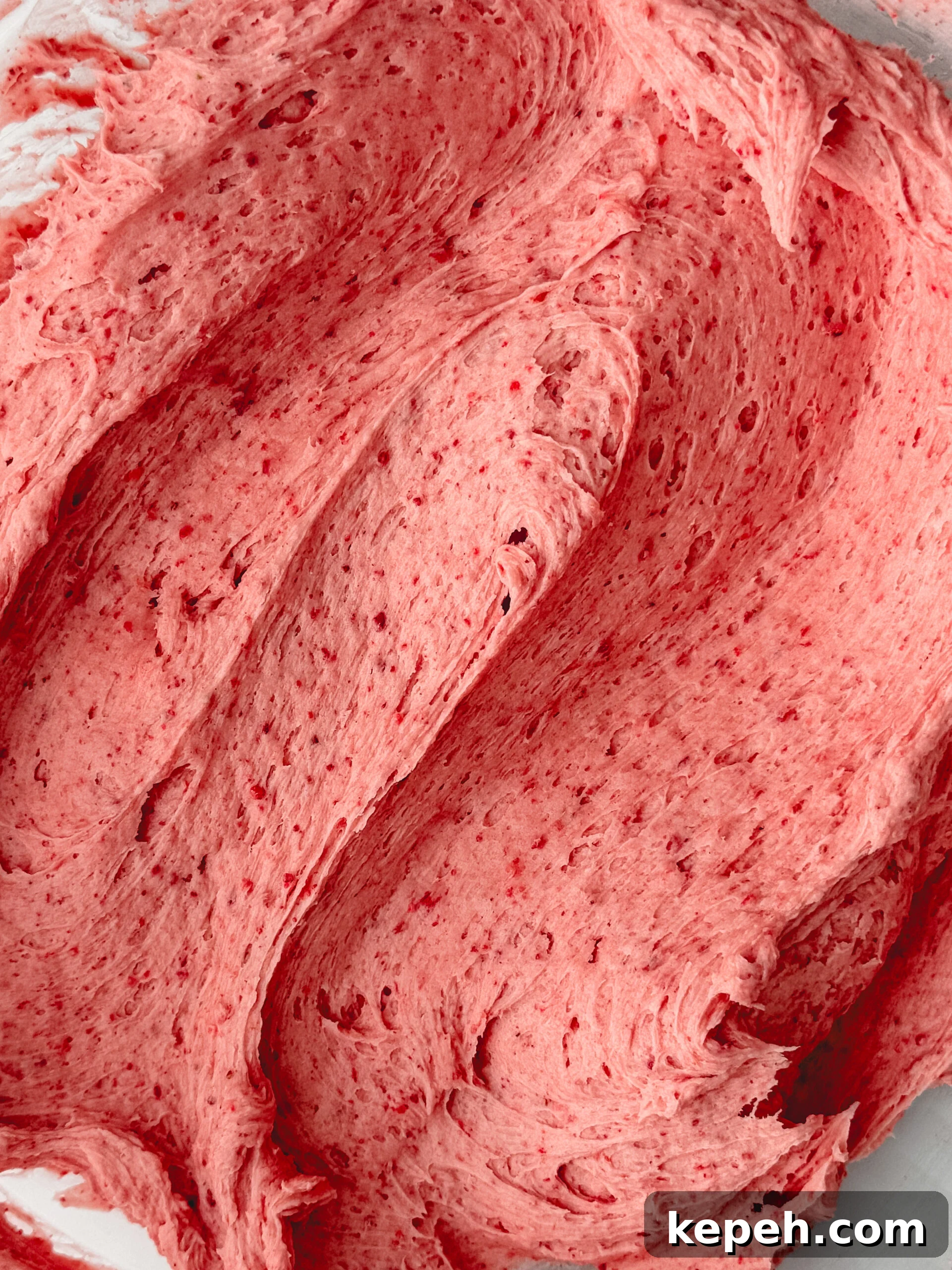 Strawberry Buttercream Frosting Recipe for Cakes and Cupcakes 8 Piped strawberry buttercream