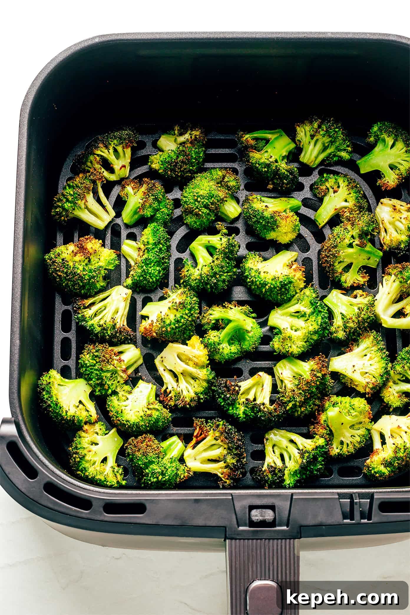 Crispy Air Fryer Broccoli: Quick, Tender, and Flavorful 4 img 90158 3