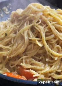 Garlic Butter and White Wine Seafood Pasta 14 Add lemon