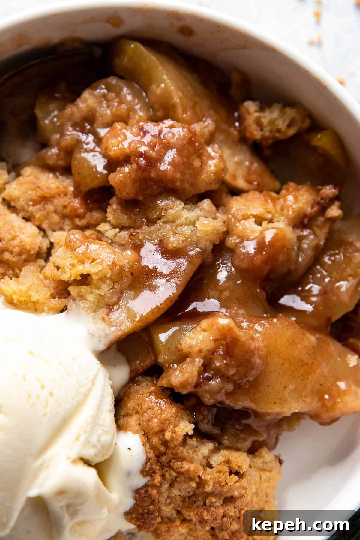 Classic Homemade Apple Cobbler with Cinnamon Crumble 3 img 9789 2